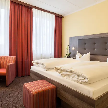 Western Otel 3*