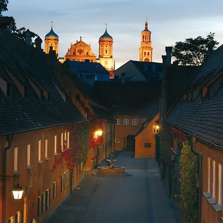 Western Augsburg