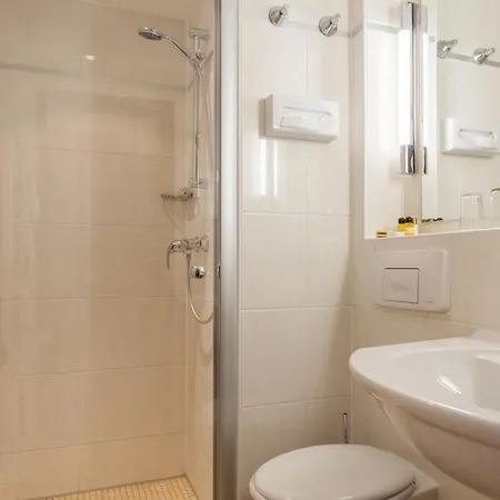 Otel Western 3*