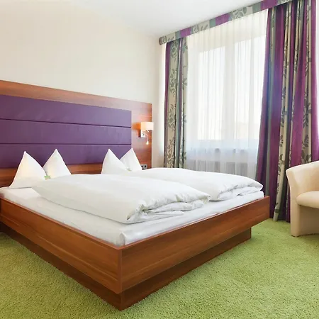 Western Szálloda 3*